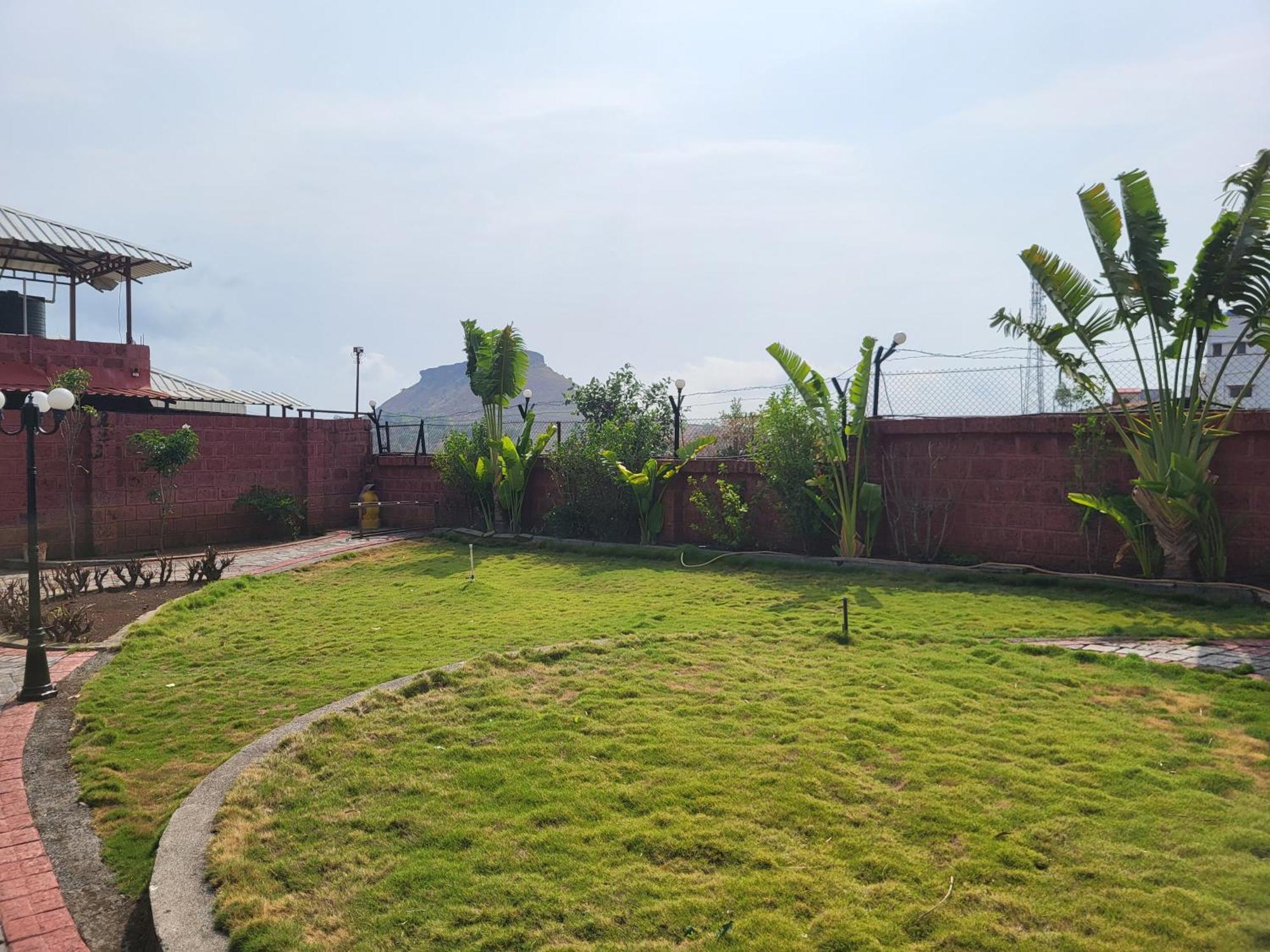 Paras Holiday Home Сатара Экстерьер фото