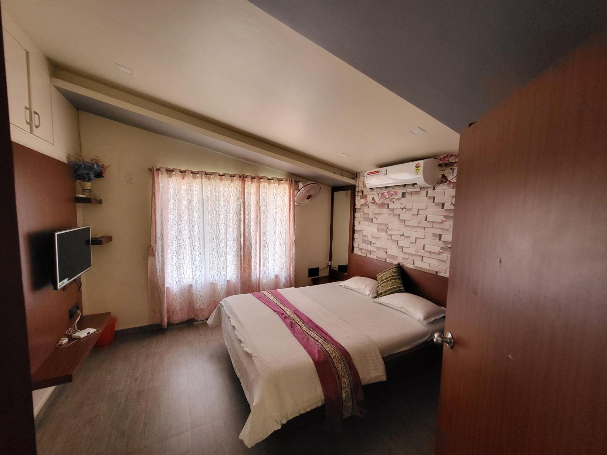 Paras Holiday Home Сатара Экстерьер фото
